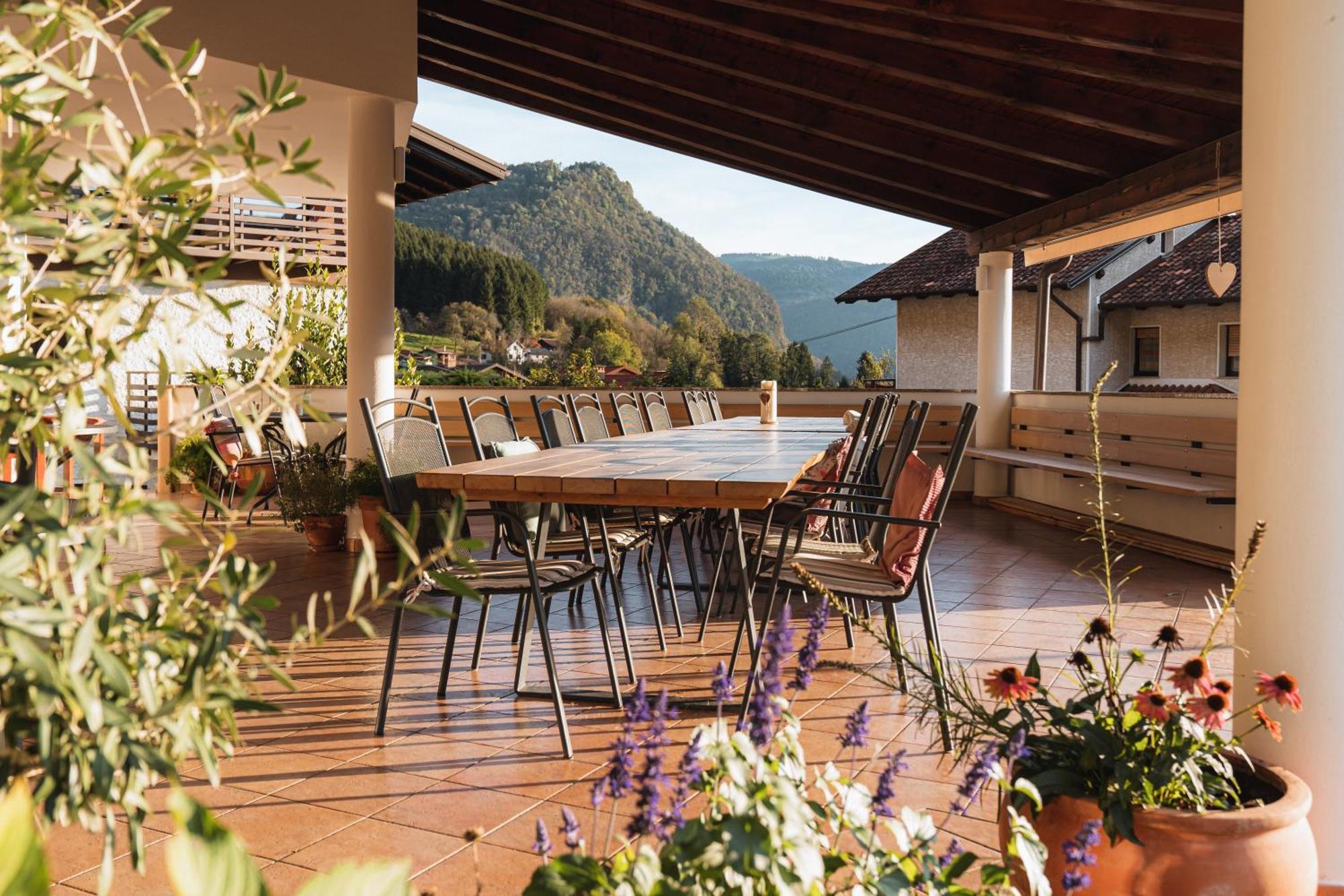 Hotel Penzion Kobala Tolmin Exterior foto